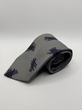 Giorgio Armani Silk Tie Grey Abstract Linear Geometric Pattern Made in Italy